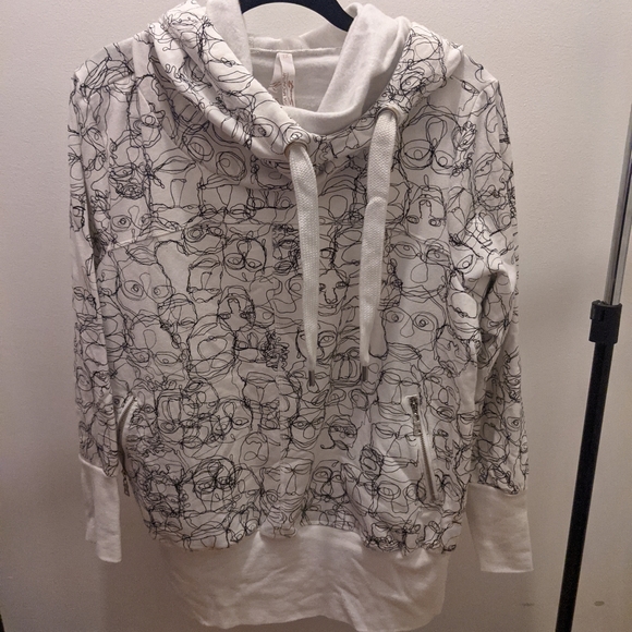 Melissa McCarthy Sweater - Picture 1 of 3